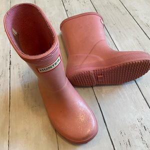 Hunter boots. Pink sparkle.